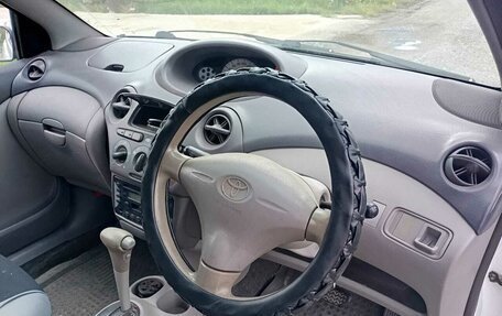 Toyota Platz, 2001 год, 350 000 рублей, 6 фотография