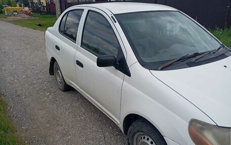Toyota Platz, 2001 год, 350 000 рублей, 7 фотография