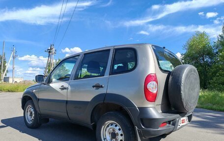 Chevrolet Niva I рестайлинг, 2019 год, 750 000 рублей, 4 фотография