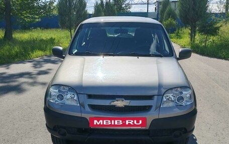 Chevrolet Niva I рестайлинг, 2019 год, 750 000 рублей, 2 фотография
