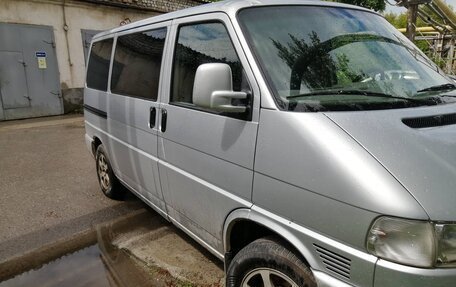 Volkswagen Caravelle T5, 2003 год, 1 200 000 рублей, 4 фотография