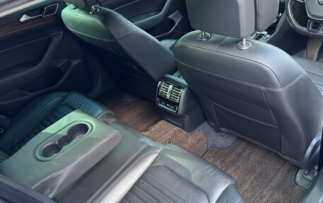 Volkswagen Passat B8 рестайлинг, 2015 год, 1 820 000 рублей, 11 фотография