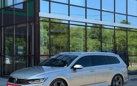 Volkswagen Passat B8 рестайлинг, 2015 год, 1 820 000 рублей, 8 фотография