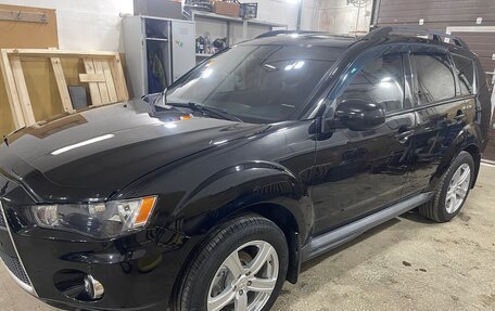 Mitsubishi Outlander III рестайлинг 3, 2011 год, 1 275 000 рублей, 6 фотография