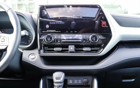 Toyota Highlander, 2025 год, 6 290 000 рублей, 17 фотография