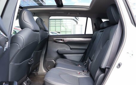 Toyota Highlander, 2025 год, 6 290 000 рублей, 27 фотография
