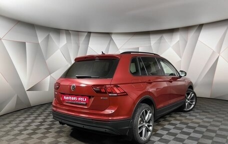 Volkswagen Tiguan II, 2019 год, 2 345 000 рублей, 2 фотография