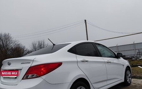 Hyundai Solaris II рестайлинг, 2015 год, 1 050 000 рублей, 7 фотография