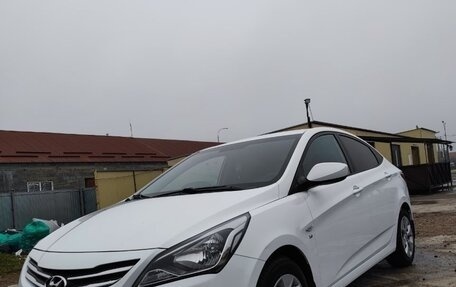 Hyundai Solaris II рестайлинг, 2015 год, 1 050 000 рублей, 5 фотография
