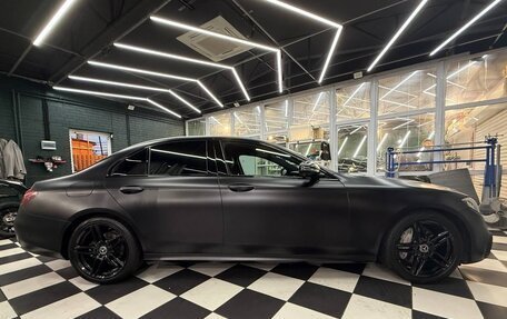 Mercedes-Benz E-Класс, 2017 год, 3 300 000 рублей, 5 фотография