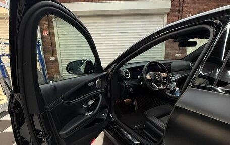 Mercedes-Benz E-Класс, 2017 год, 3 300 000 рублей, 4 фотография