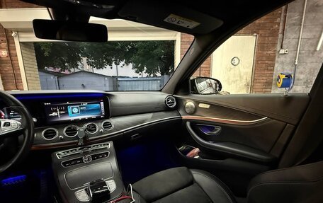 Mercedes-Benz E-Класс, 2017 год, 3 300 000 рублей, 8 фотография