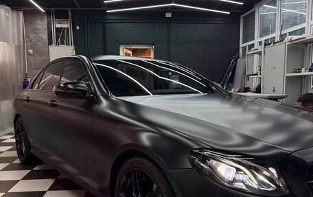 Mercedes-Benz E-Класс, 2017 год, 3 300 000 рублей, 10 фотография