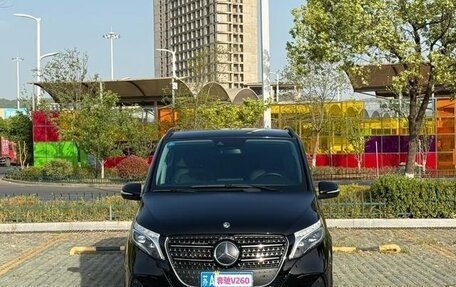 Mercedes-Benz V-Класс, 2021 год, 4 570 000 рублей, 2 фотография