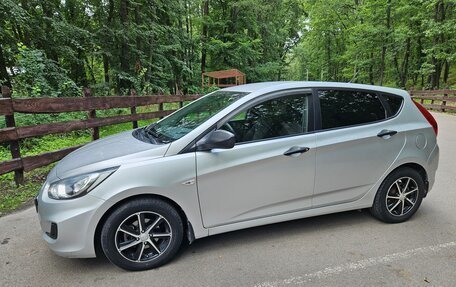 Hyundai Solaris II рестайлинг, 2012 год, 950 000 рублей, 2 фотография