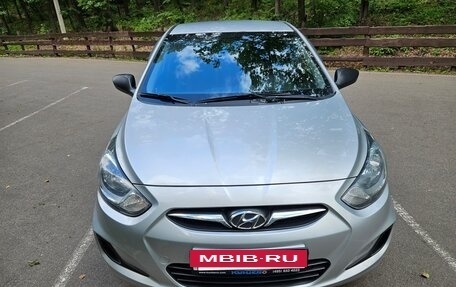 Hyundai Solaris II рестайлинг, 2012 год, 950 000 рублей, 3 фотография