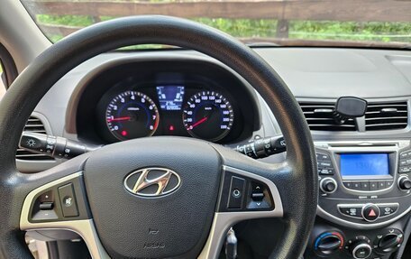 Hyundai Solaris II рестайлинг, 2012 год, 950 000 рублей, 5 фотография