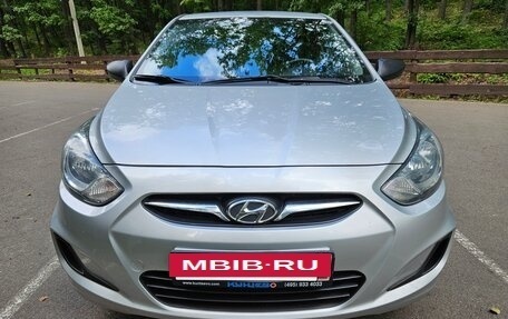 Hyundai Solaris II рестайлинг, 2012 год, 950 000 рублей, 4 фотография