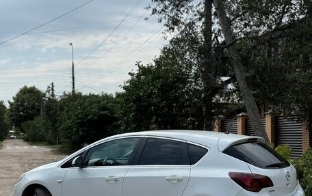 Opel Astra J, 2011 год, 655 000 рублей, 2 фотография