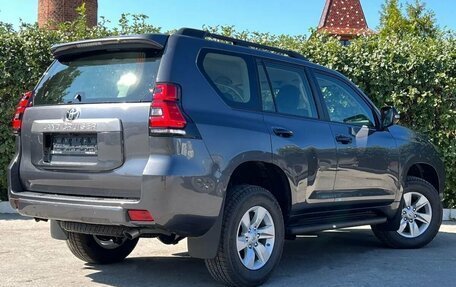 Toyota Land Cruiser Prado 150 рестайлинг 2, 2022 год, 6 790 000 рублей, 2 фотография