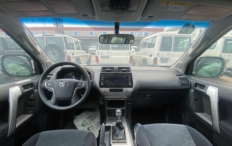 Toyota Land Cruiser Prado 150 рестайлинг 2, 2022 год, 6 790 000 рублей, 3 фотография