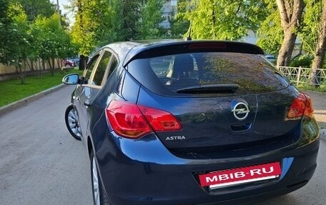 Opel Astra J, 2011 год, 549 000 рублей, 3 фотография
