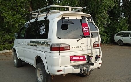 Mitsubishi Delica IV, 2005 год, 2 000 000 рублей, 3 фотография