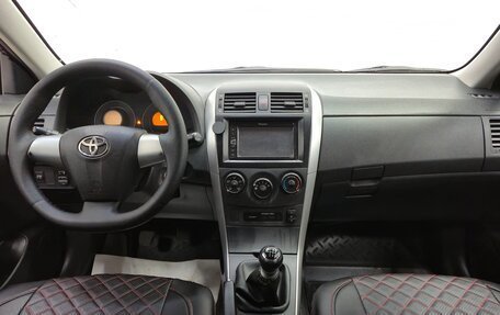 Toyota Corolla, 2013 год, 990 000 рублей, 10 фотография