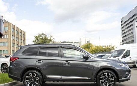Mitsubishi Outlander III рестайлинг 3, 2022 год, 2 788 000 рублей, 4 фотография