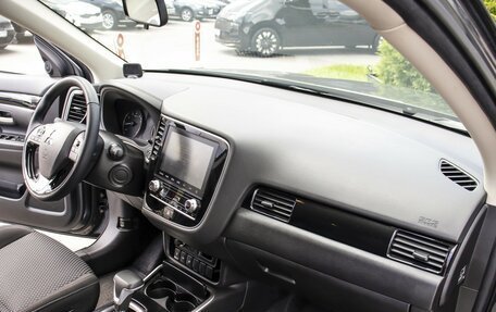 Mitsubishi Outlander III рестайлинг 3, 2022 год, 2 788 000 рублей, 9 фотография