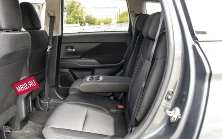 Mitsubishi Outlander III рестайлинг 3, 2022 год, 2 788 000 рублей, 10 фотография