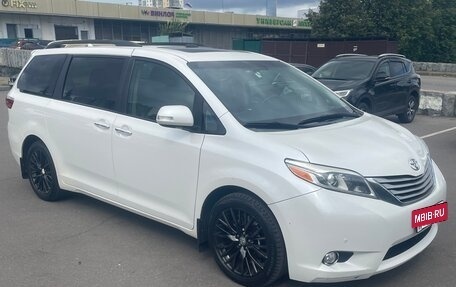 Toyota Sienna III, 2014 год, 3 090 000 рублей, 6 фотография