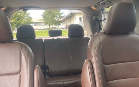 Toyota Sienna III, 2014 год, 3 090 000 рублей, 11 фотография