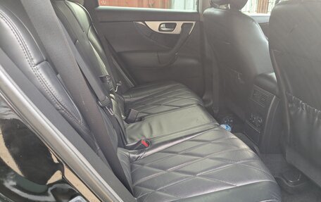 Infiniti QX70, 2014 год, 2 320 000 рублей, 12 фотография