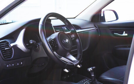 KIA Rio IV, 2021 год, 1 699 000 рублей, 10 фотография