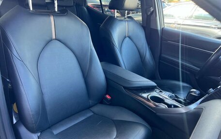 Toyota Camry, 2019 год, 2 490 000 рублей, 26 фотография