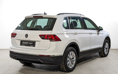 Volkswagen Tiguan II, 2021 год, 2 670 000 рублей, 5 фотография