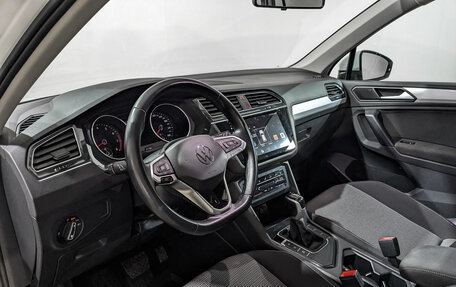 Volkswagen Tiguan II, 2021 год, 2 670 000 рублей, 14 фотография