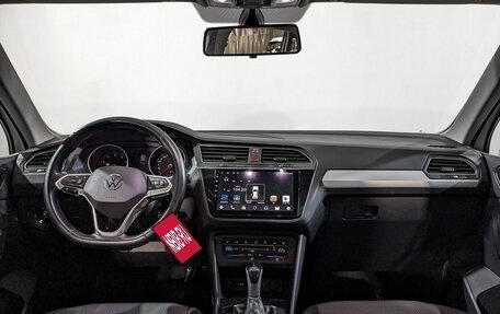 Volkswagen Tiguan II, 2021 год, 2 670 000 рублей, 13 фотография