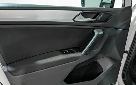 Volkswagen Tiguan II, 2021 год, 2 670 000 рублей, 18 фотография