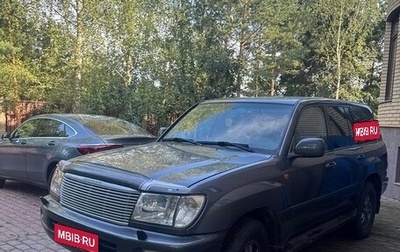 Toyota Land Cruiser 100 рестайлинг 2, 2002 год, 2 990 000 рублей, 1 фотография