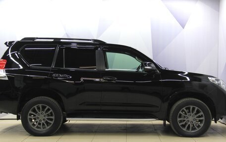 Toyota Land Cruiser Prado 150 рестайлинг 2, 2011 год, 2 198 700 рублей, 6 фотография