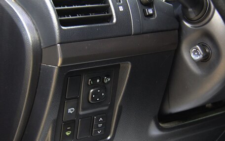 Toyota Land Cruiser Prado 150 рестайлинг 2, 2011 год, 2 198 700 рублей, 11 фотография