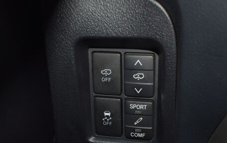 Toyota Land Cruiser Prado 150 рестайлинг 2, 2010 год, 2 369 000 рублей, 13 фотография