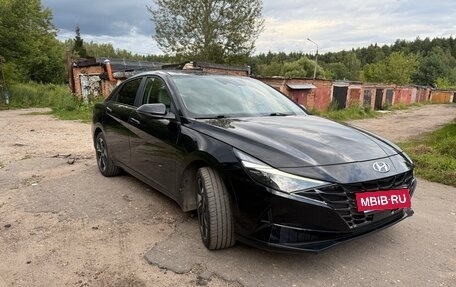 Hyundai Elantra, 2021 год, 2 200 000 рублей, 2 фотография