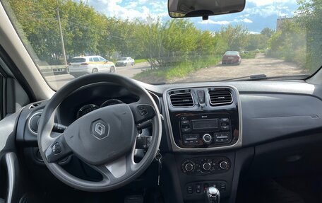 Renault Logan II, 2017 год, 535 000 рублей, 12 фотография