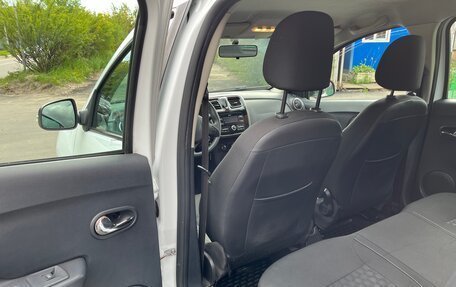 Renault Logan II, 2017 год, 535 000 рублей, 9 фотография