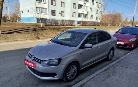 Volkswagen Polo VI (EU Market), 2015 год, 865 000 рублей, 2 фотография