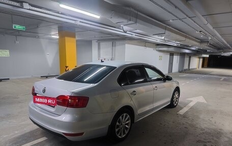 Volkswagen Jetta VI, 2011 год, 950 000 рублей, 3 фотография