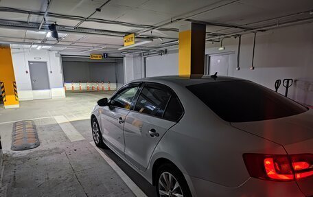 Volkswagen Jetta VI, 2011 год, 950 000 рублей, 12 фотография